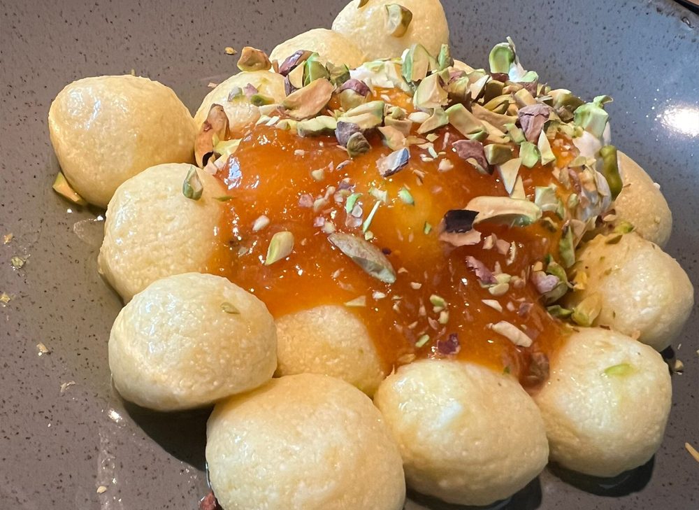 Hausgemachte Warenyky mit Sauce